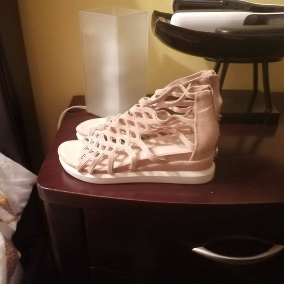 Sandals - Picture 3 of 3